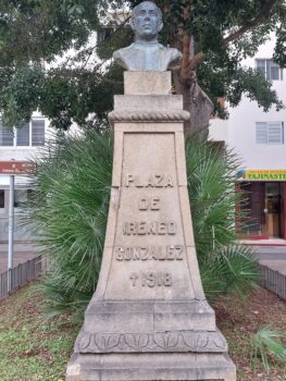 Monumentos (20). A Ireneo González