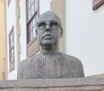 Monumentos (22). Al Padre Jesús Cabrera