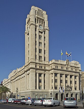 Fachada principal del Palacio Insular, Santa Cruz de Tenerife.