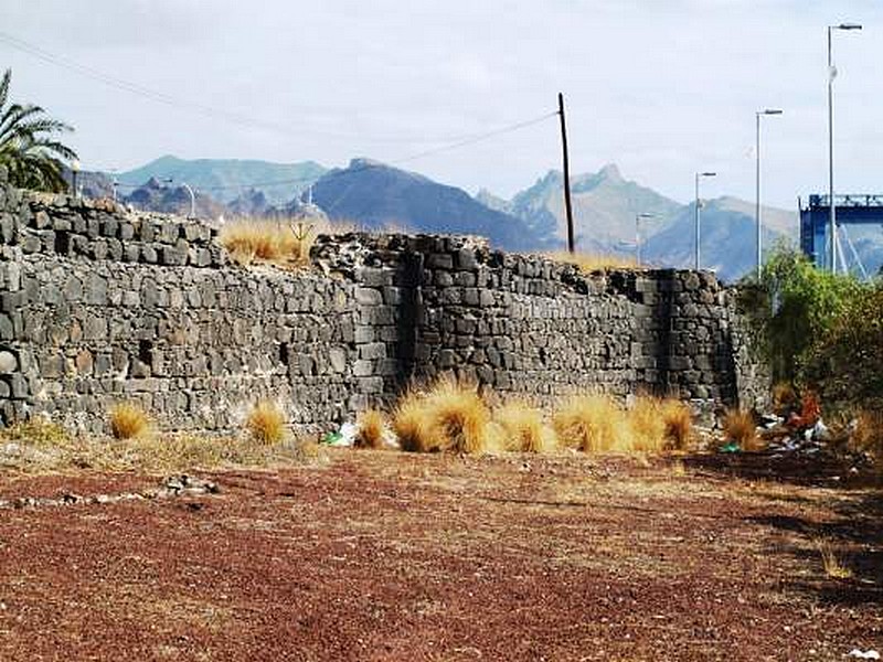 FORTIFICACIONES  DE  TENERIFE  (5). El Castillo de San Felipe en el Puerto de la Cruz