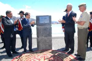 Inauguración de los últimos hitos en la Plaza de España