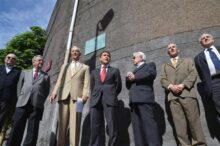 Descubrimiento de tres placas en lugares históricos de Santa Cruz de Tenerife.