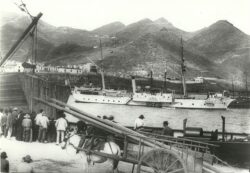 1899 - Barco de vapor en Santa Cruz Custom