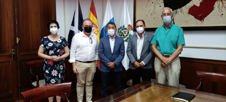 Visita de la Junta Directiva al Alcalde de Santa Cruz de Tenerife