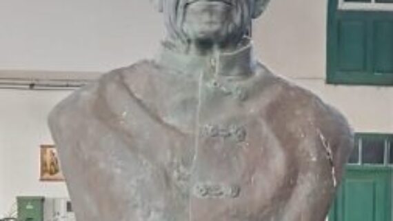 Monumentos (23). Al sacerdote don Isidoro Cantero