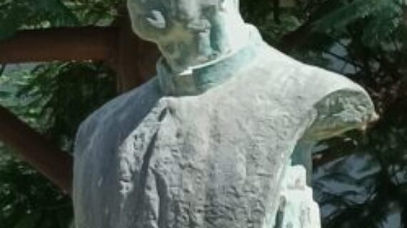 Monumentos (21). Al Padre Eguiraun