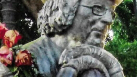 Monumentos (35). A Enrique González Bethencourt